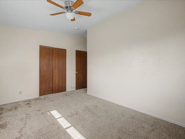 Building Photo - Charming 3-Bedroom Home with Spacious Yard & Versatile Storage!