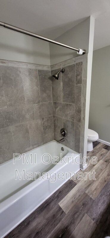 Building Photo - 460 Heather St