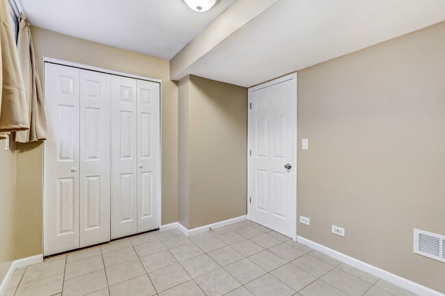 Building Photo - 2751 N Campbell Ave