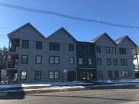 Building Photo - The Gables at Scarborough Downs: 2 Bedroom 1.5 Bath Condo, 2c. garage $2,750.00 4/01/2026