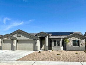 Building Photo - Beautiful 3 Bedroom Home in Southern Vistas w/ Solar!