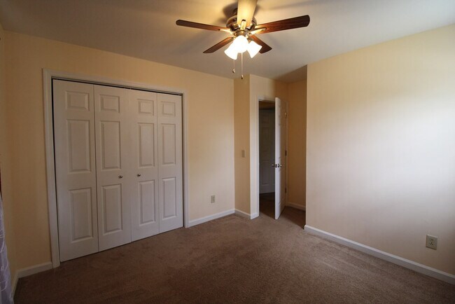 Building Photo - 2413 Hunt Club Rd