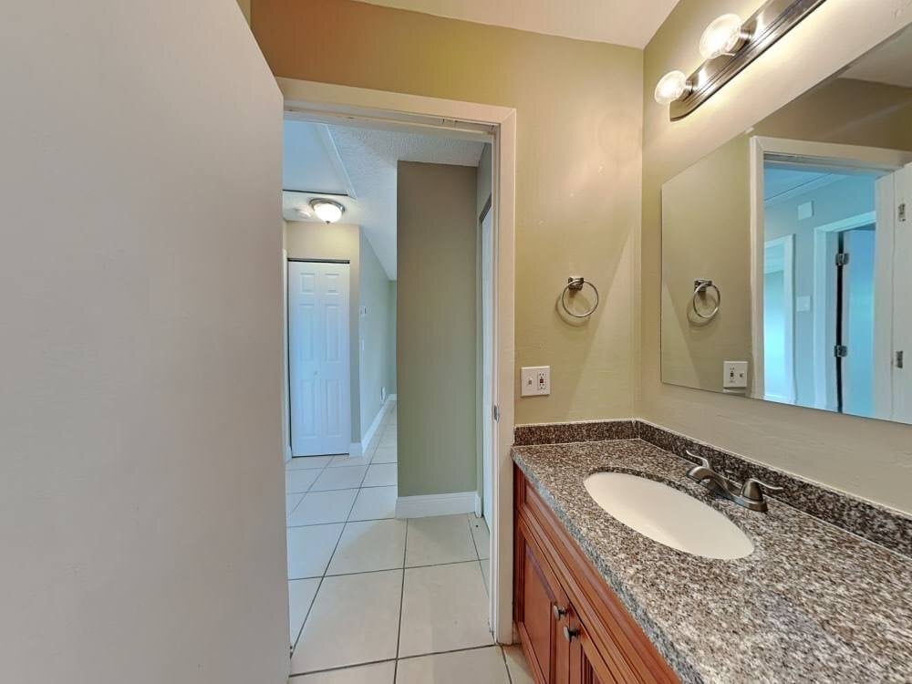 Building Photo - 2787 Flagstone Dr SE