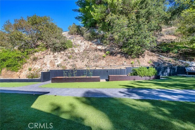 Building Photo - 24301 Sylvan Glen Rd