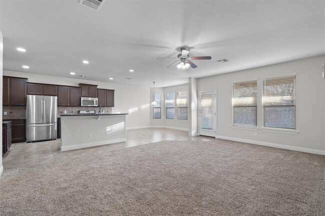 Building Photo - 706 Harwood Dr