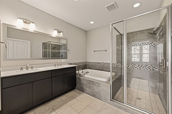 Building Photo - 11905 Wedemeyer Way