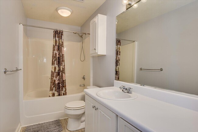 Building Photo - 121 Mel Ville