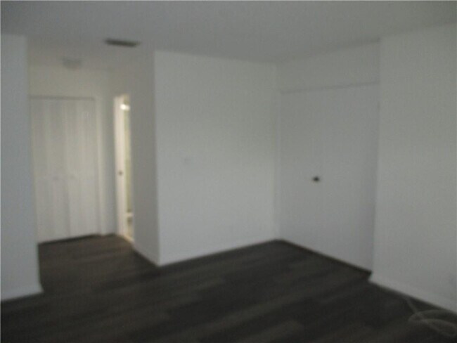 Building Photo - 8798 Holly Ct