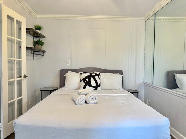 Building Photo - 215 Piedmont Ave NE