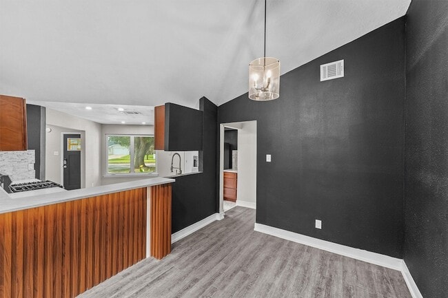 Building Photo - 16026 Beechnut St