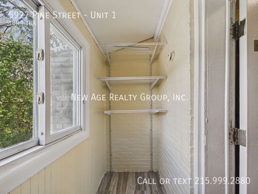 Building Photo - 5927 Pine St