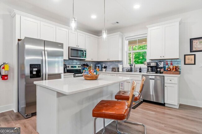 Building Photo - 183 Crooked Creek Dr