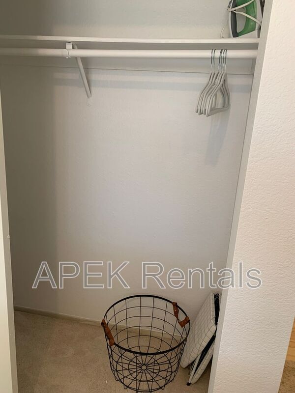 Building Photo - 61493 Desert Air Rd