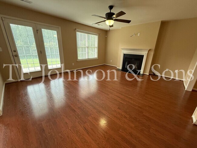 Building Photo - Charming 3-Bedroom Home with Modern Comfor...