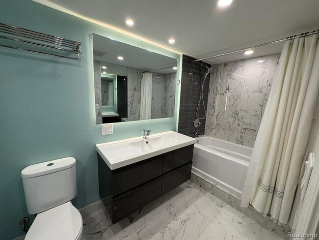 Building Photo - 18453 University Park Dr