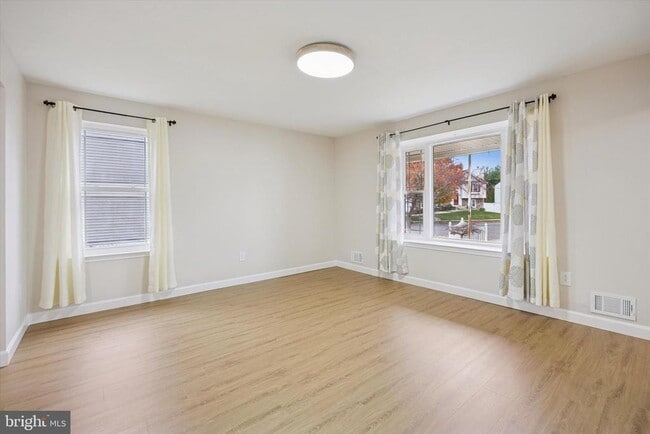 Building Photo - 21 Parc Ridge Dr