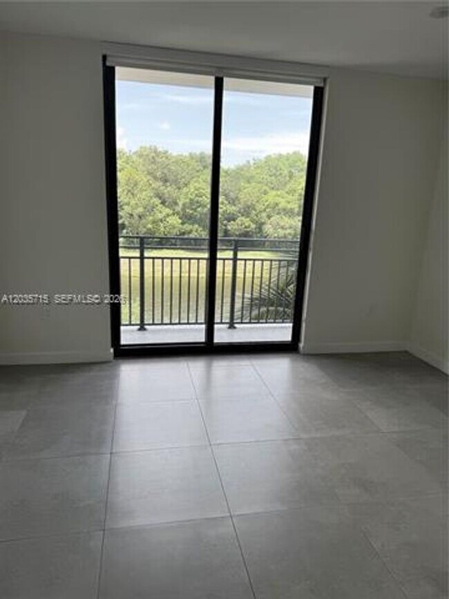 Building Photo - 16395 Biscayne Blvd