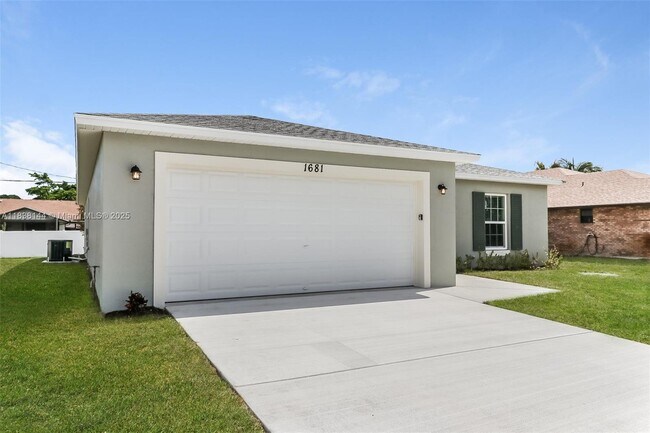 1681 SE Mariner Ln 1681 SE Mariner - 1681 Se Mariner Ln Port Saint Lucie Fl Primary Photo 