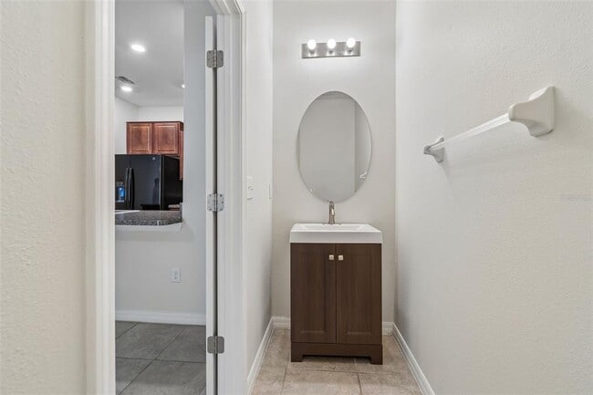 Building Photo - 10687 Lake Montauk Dr