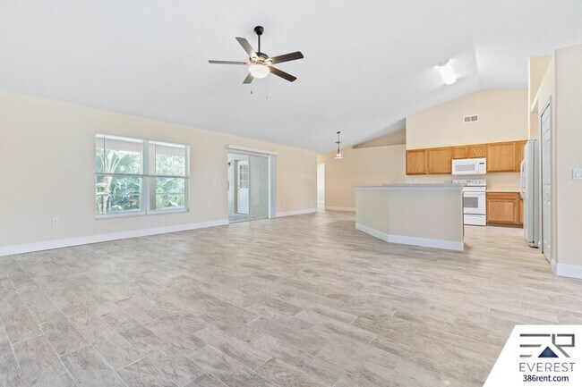 Building Photo - 96 Whispering Pine Dr