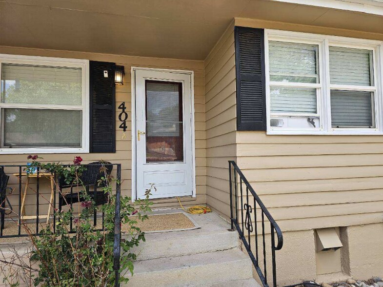 Building Photo - 404 Wilhelmia Ave