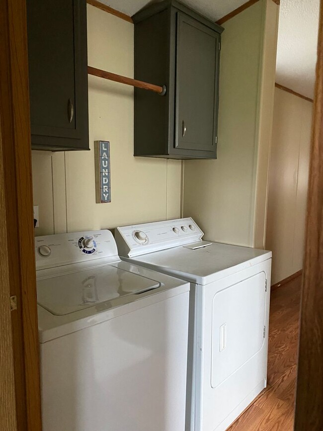 Building Photo - Two Bedroom 1 Bath Mobile