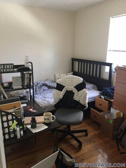 Building Photo - 34 Gardner St