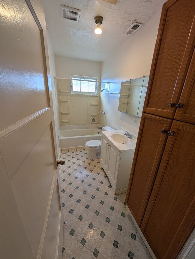 Building Photo - 113 W 600 N