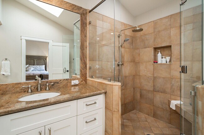 Building Photo - 321 Bouquet Canyon Dr