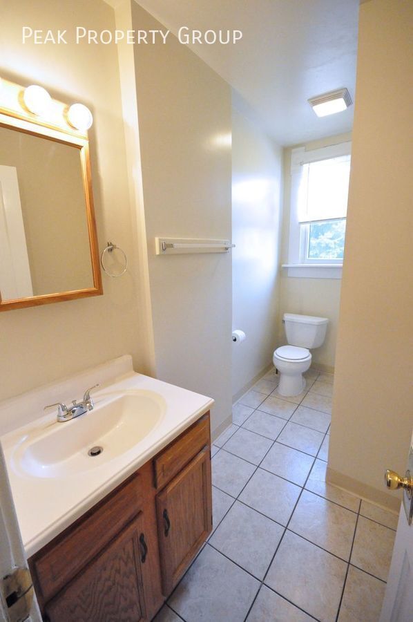 Building Photo - 1283 Forsythe Ave