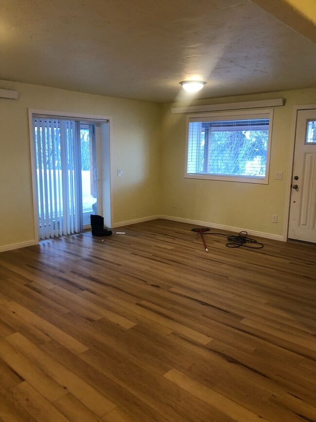 Building Photo - 2 BR Walkout Basement Apartment in Victor, ID