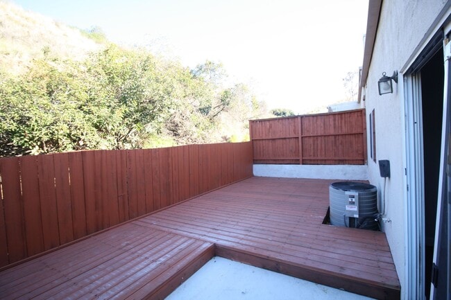 Building Photo - Scripps Ranch - Upgraded - 2BD/2BA - Unit in Terraces at Scripps Ranch