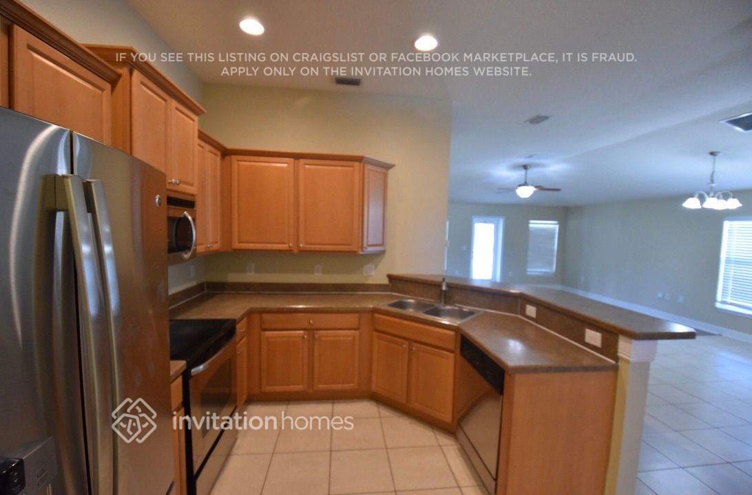 Building Photo - 6035 Serene Pl