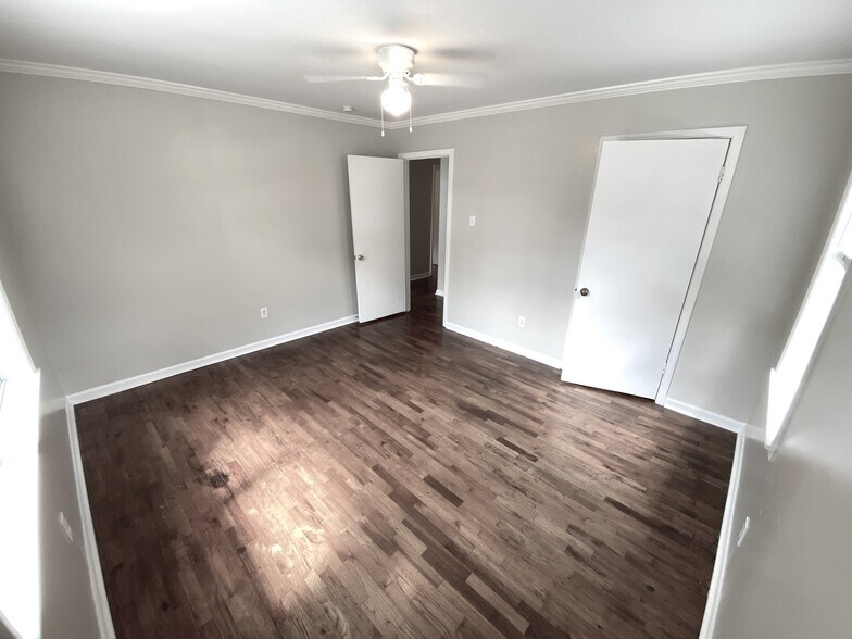 Front bedroom - 132 N Rembert St