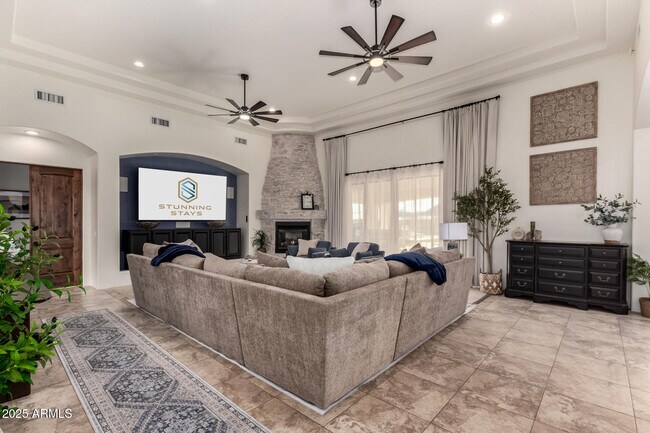 Building Photo - 2506 S 186th Dr