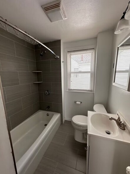 Building Photo - 48 Lawn Ave