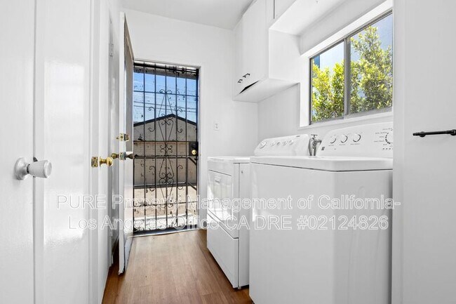 Building Photo - 1534 S Hayworth Ave
