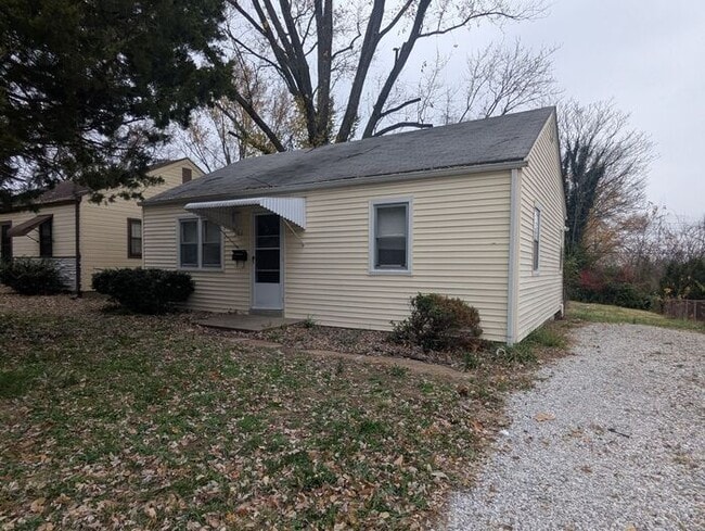 Primary Photo - NICE 2BD/1BTH HOME