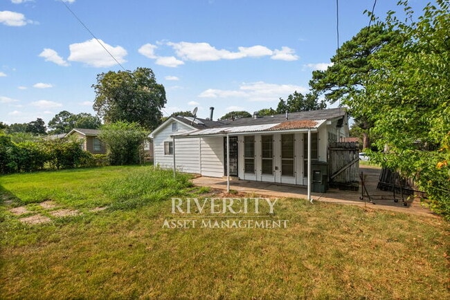 Building Photo - A Whitehaven Beauty!!!!! Section 8 Welcomed !!!!!
