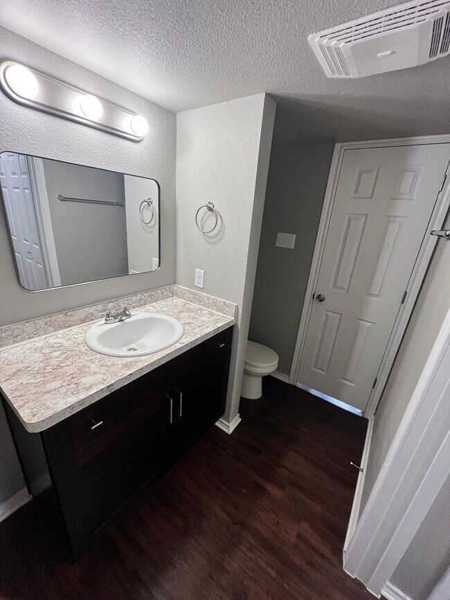 Building Photo - 6108 Abrams Rd