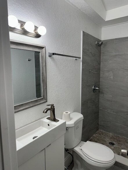Building Photo - 2453 Sable Dr