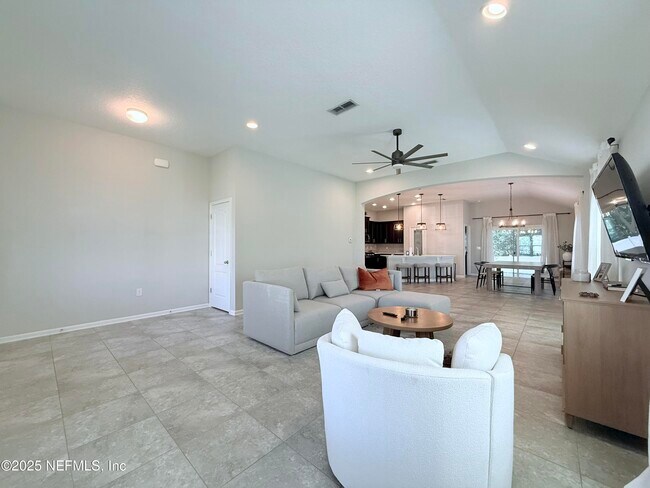 Building Photo - 304 Green Turtle Ln