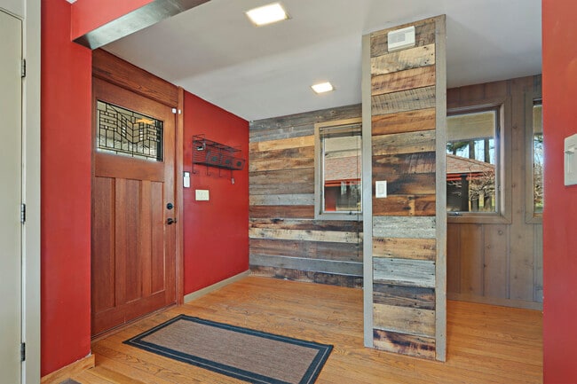 Building Photo - 6147 Taylor Ave