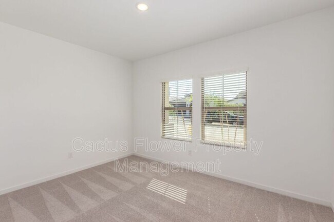 Building Photo - 3044 W Bent Tree Dr