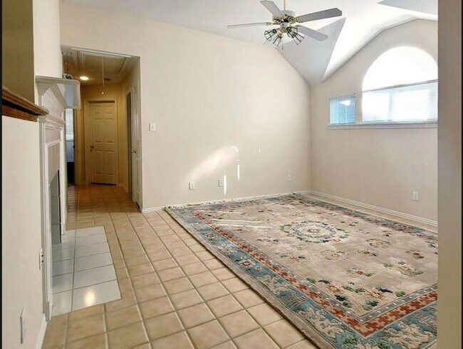 Building Photo - 6401 Dakota Dr