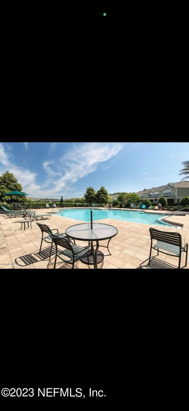 Building Photo - 6801 Roundleaf Dr