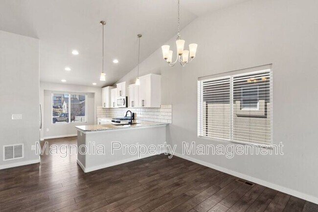 Building Photo - 9340 Blue Birch Ct