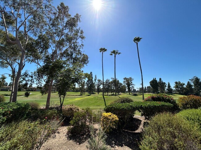 Building Photo - Beautiful 2 Bed 2 Bath Tustin Ranch Condo With Golf Course Views!