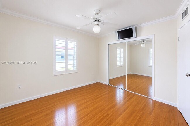 Building Photo - 7720 SW 54th Ct