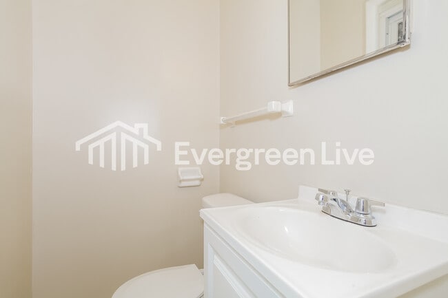 Building Photo - 307 W Martindale Rd